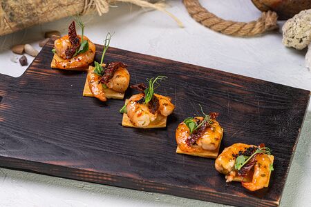 Тапас с креветками