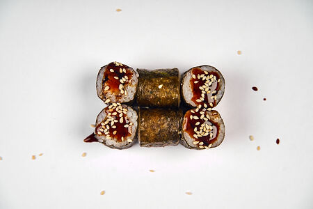 Ролл с угрем и сыром