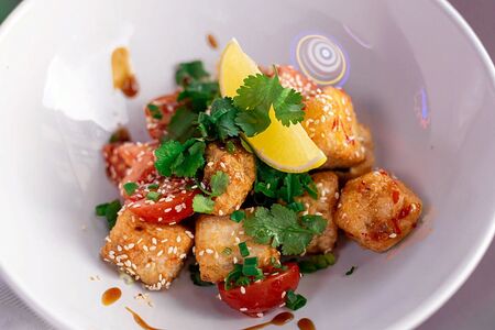 Салат с хрустящими баклажанами