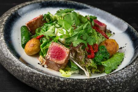 С теплым тунцом