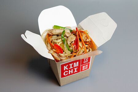 Вок с лапшой и курицей