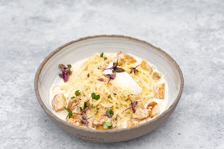 Лингвини с лесными грибами и рикоттой