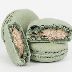 Макарон Дорблю, бородинский хлеб, мёд