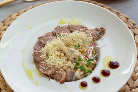 Паста птитим с уткой и сыром дорблю