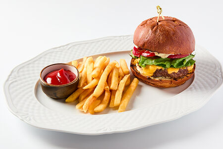 Чизбургер Grande Osteria с картофелем фри