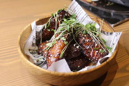 Куриные крылышки в остро-сладком соусе