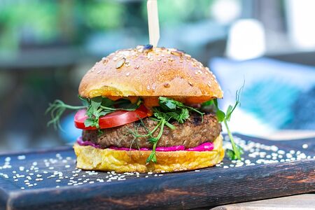 Веджи бургер с растительной котлетой Hi-Beef