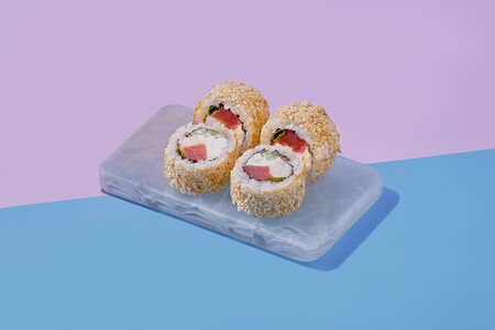 Ролл с тунцом и креветкой 1/2