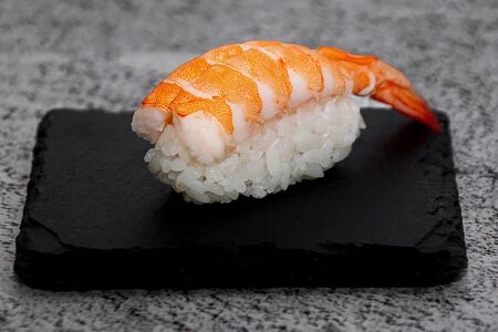 Нигири с тигровой креветкой