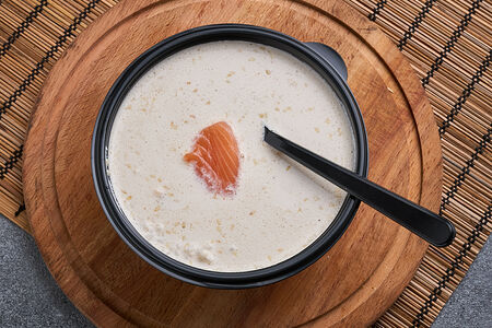 Сливочный суп с лососем