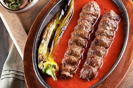 Люля-кебаб в соусе