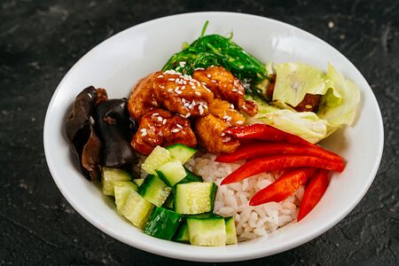 Поке со свининой и рисом