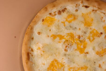 Пицца четыре сыра