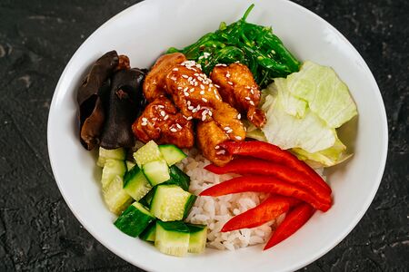 Поке с курицей и рисом