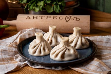 Хинкали со свининой и говядиной 