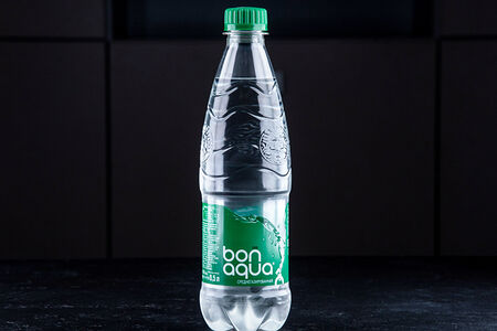 BonAqua среднегазированная