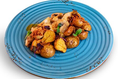 Филе куриного бедра с грибами в сливочно-горчичном соусе с молодым картофелем