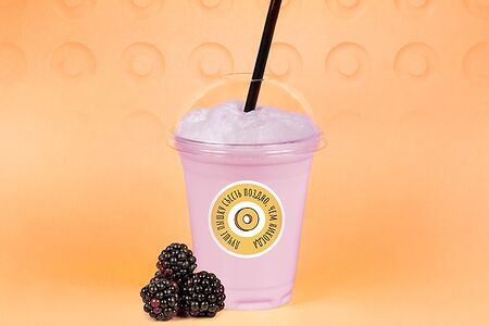 Молочный коктейль Ежевика