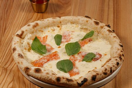 Лосось со страчателлой