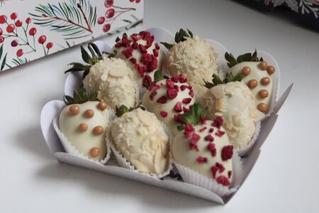 Клубника в белом шоколаде №3