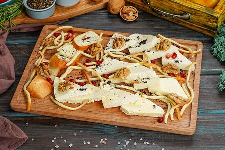 Ассорти кавказских сыров