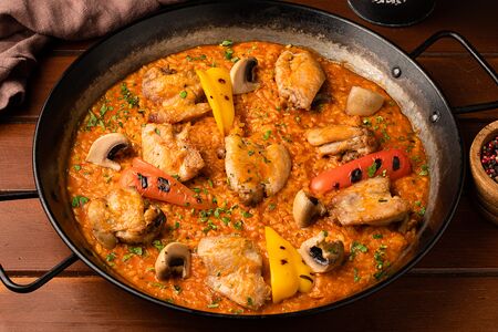 Паэлья де пойо