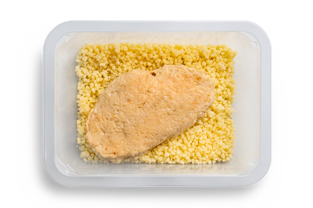 Куриный биточек с кускусом