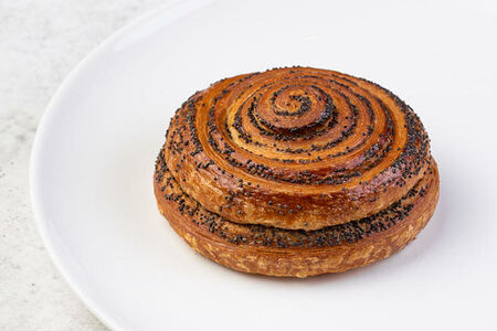 Булочка с маком