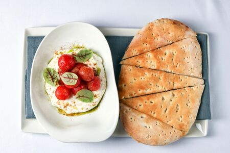 Лабне с томатами