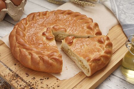 Пирог с капустой и яйцом