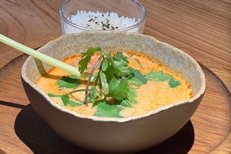 Том ям с морепродуктами