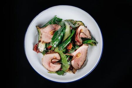 Салат с ростбифом