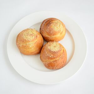 Пирожок с вишней