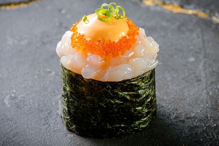 Гункан Гребешок