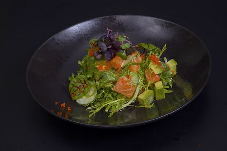 Салат с лососем