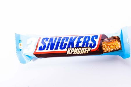 Шоколадный батончик Snickers