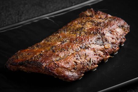 Подкопченные свиные ребра с соусом Нью-Йорк