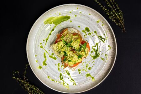 Брускетта с лососем