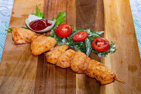 Курица на шпажке