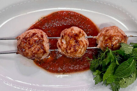 Шашлык из индейки с домашней аджикой