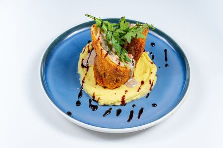 Куриная грудка с картофелем и грибным соусом