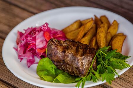 Стейк из свинины на гриле