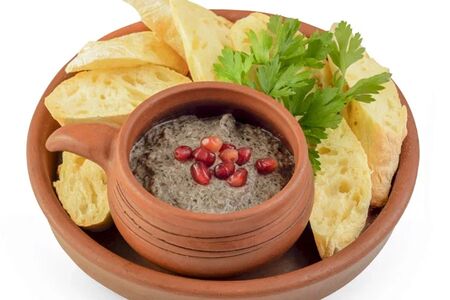 Икра грибная с хлебом пури