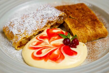 Штрудель яблочный