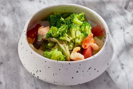 Салат с креветками, апельсином и грейпфрутом