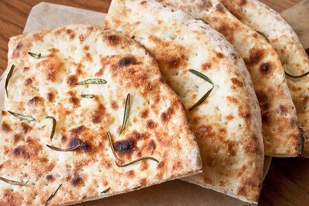 Фокачча с соусом песто