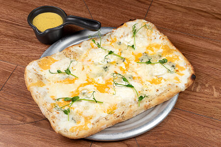 Пицца 8 сыров