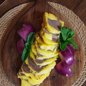 Ղավուրմա և սոխ