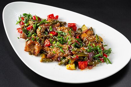 Свинина с овощами в азиатском стиле