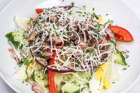 Салат с тунцом